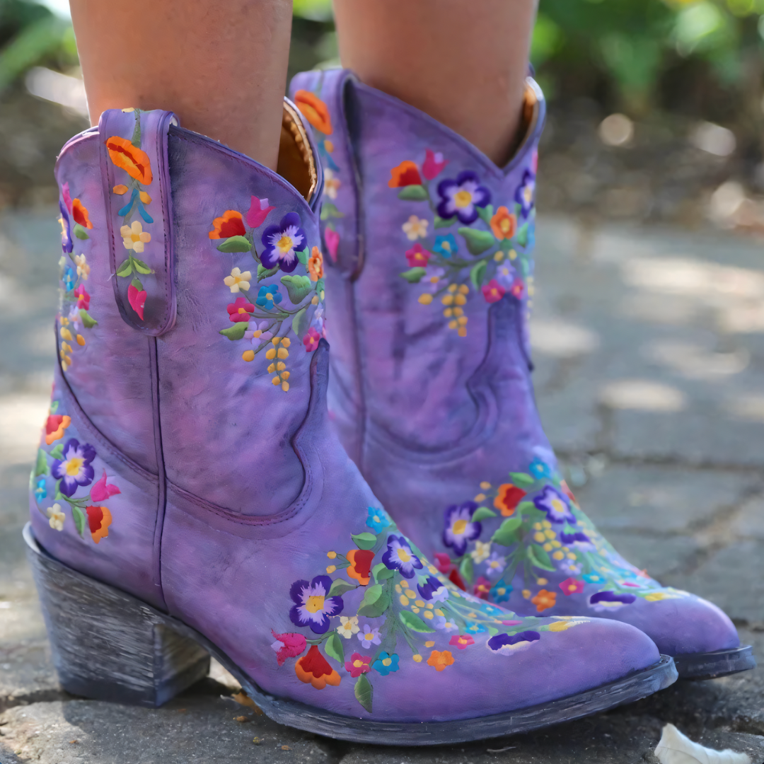 Evangeline - Women's Embroidered Western Boots